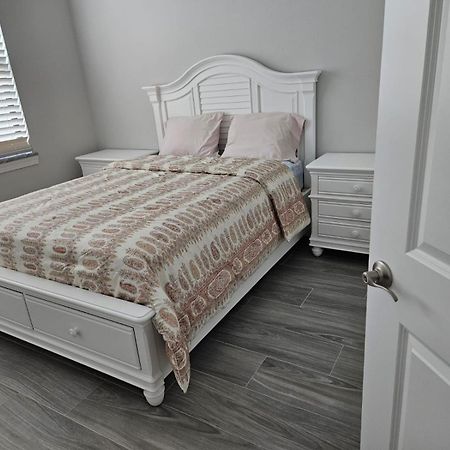 Newly Built Villa Ballerina With Heated Pool And Incredible View Into Beautiful Arrowheadcanal Cape Coral Bagian luar foto