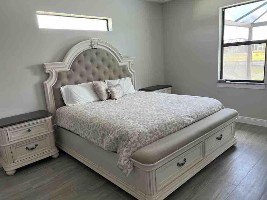 Newly Built Villa Ballerina With Heated Pool And Incredible View Into Beautiful Arrowheadcanal Cape Coral Bagian luar foto