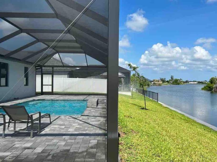 Newly Built Villa Ballerina With Heated Pool And Incredible View Into Beautiful Arrowheadcanal Cape Coral Bagian luar foto